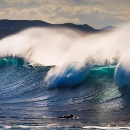 Puerto Del Carmen, Near Beach, Fast Wifi, Pool *