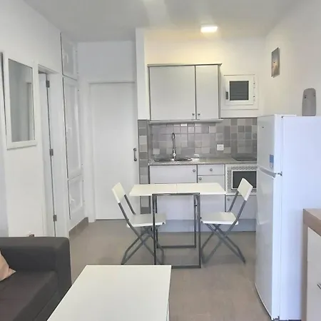 Puerto Del Carmen, Near Beach, Fast Wifi, Pool